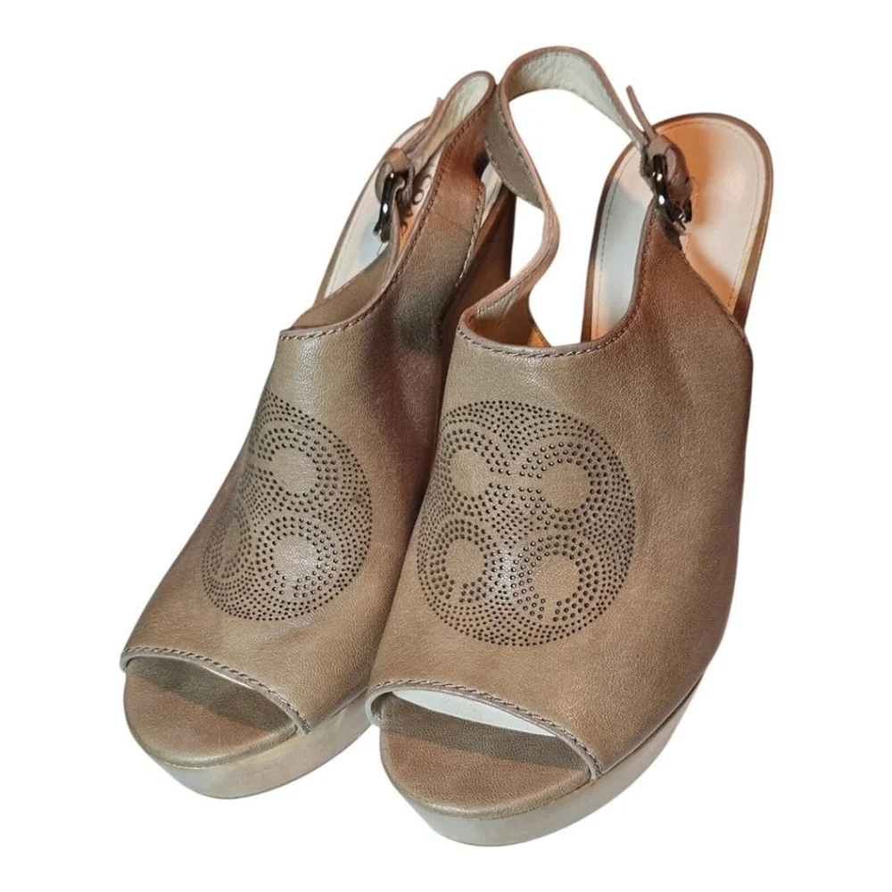 Women's Coach Sandals, Size 10B Taupe - Picture 14 of 15